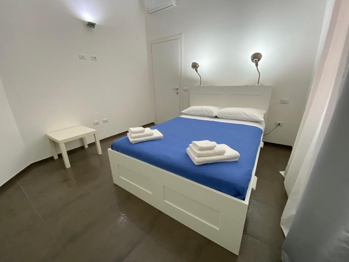 Premium Apartment City Center Кальярі Екстер'єр фото