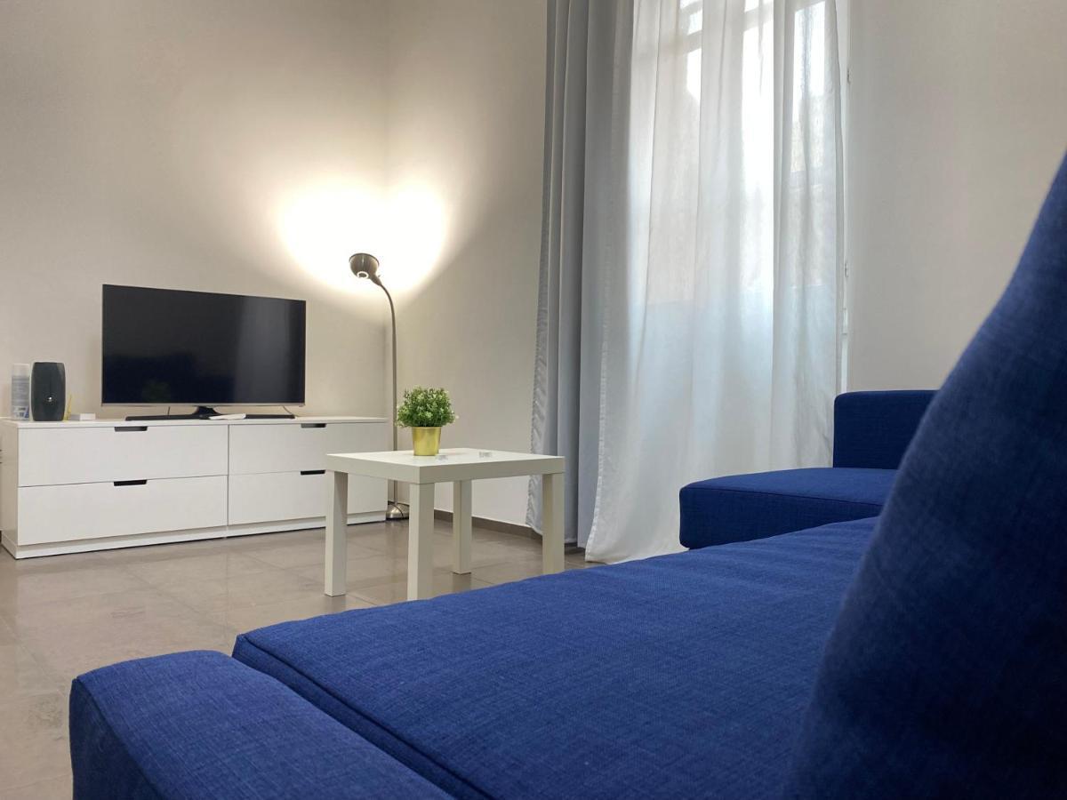 Premium Apartment City Center Кальярі Екстер'єр фото