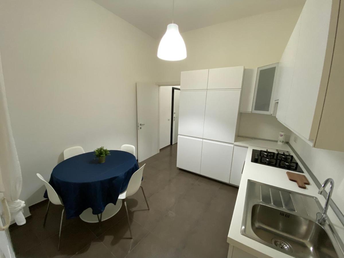 Premium Apartment City Center Кальярі Екстер'єр фото